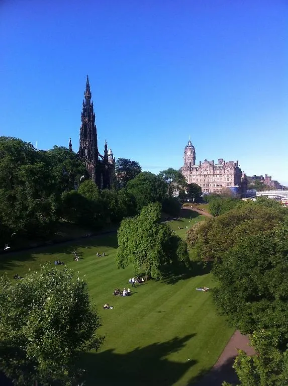 Drumorne Guest House Edinburgh